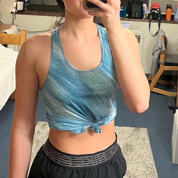 NIKE WORKOUT TOP - Picture 2 of 8